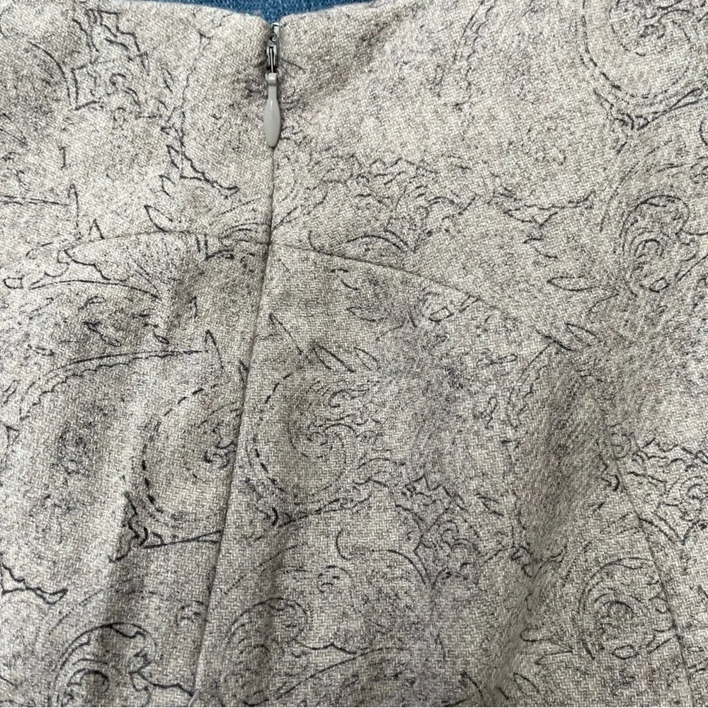 White House Black Market Wool Viscose Paisley Print A Line Skirt in Beige Size 0